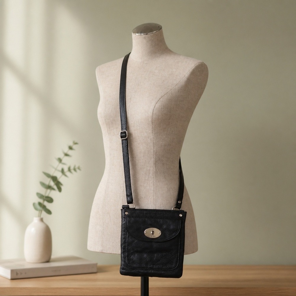 Fossil Maddox Mini Crossbody Bag Black Pebbled Leather Keyhole Y2K